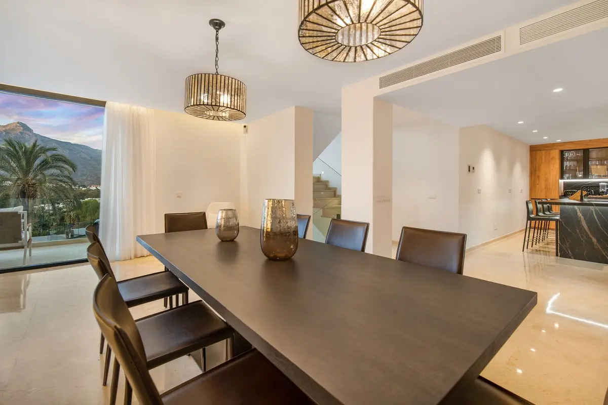 Detached Villa in Nueva Andalucía