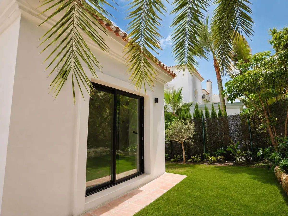 Detached Villa in El Paraiso