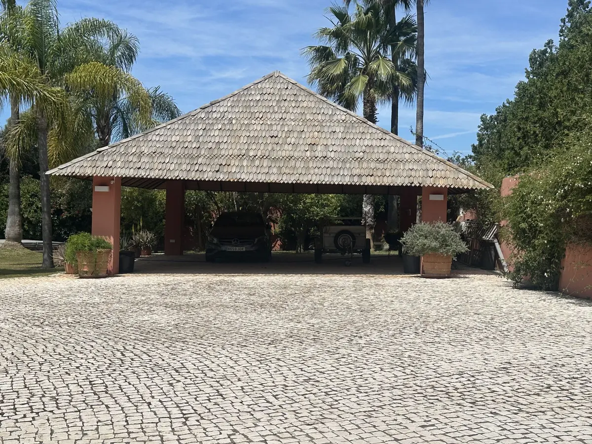 Detached Villa in El Paraiso