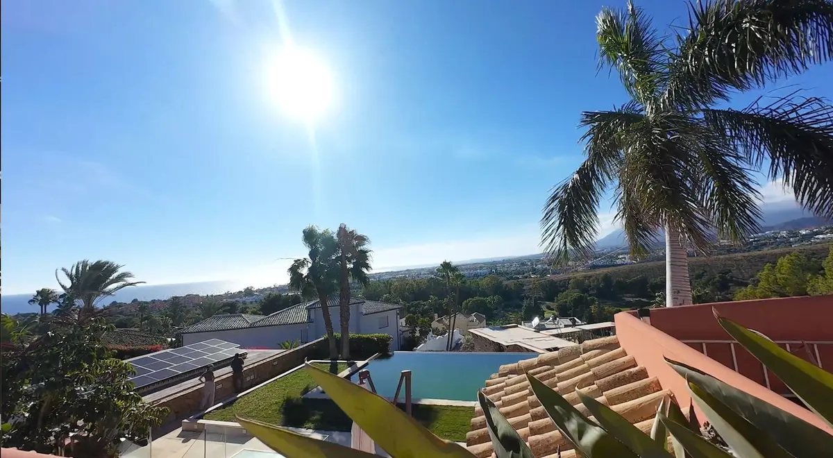 Detached Villa in El Paraiso
