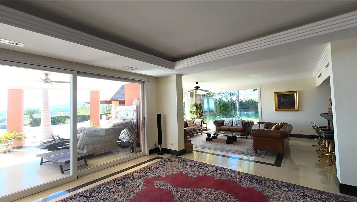 Detached Villa in El Paraiso