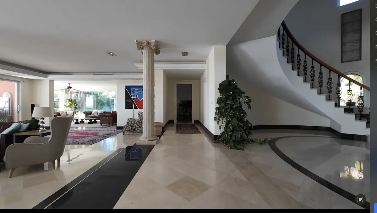 Detached Villa in El Paraiso