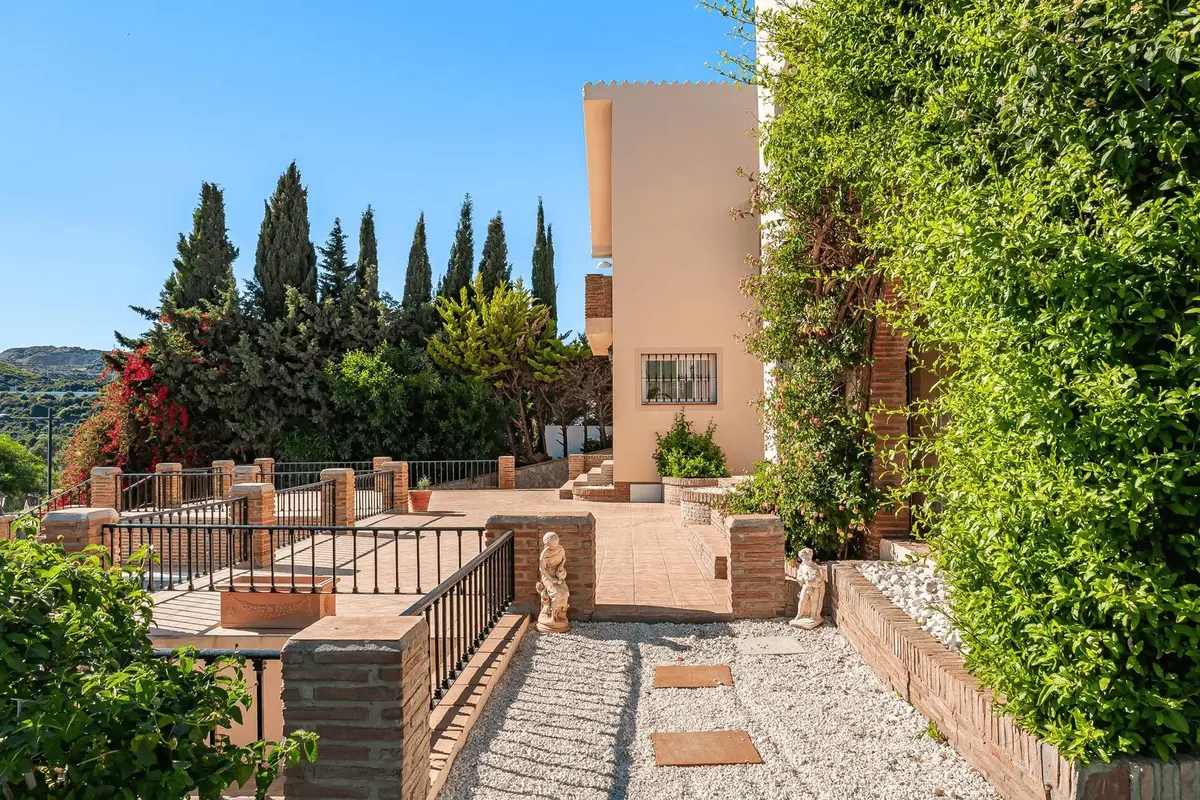 Detached Villa in Estepona
