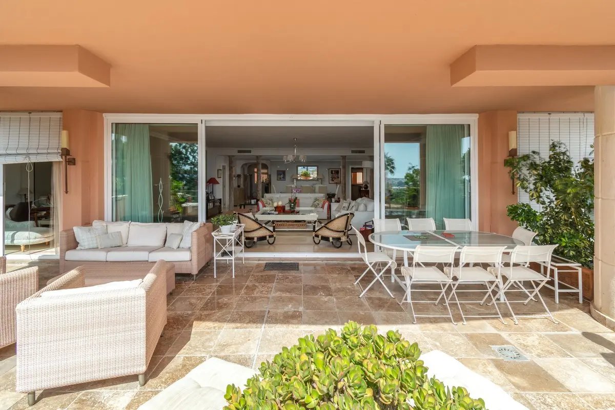 Middle Floor Apartment in Nueva Andalucía