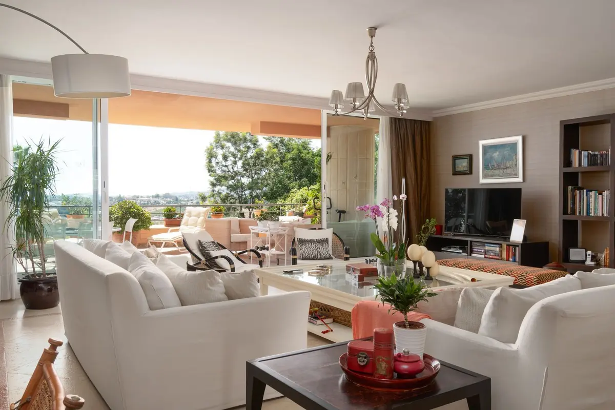 Middle Floor Apartment in Nueva Andalucía