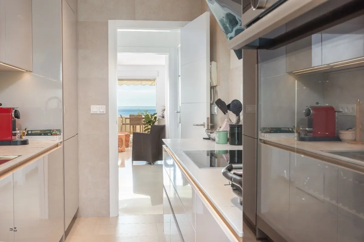 Middle Floor Apartment in Estepona