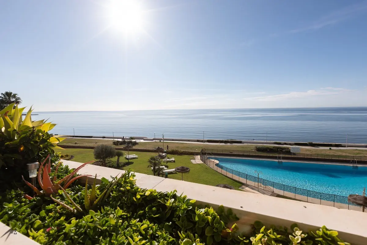 Middle Floor Apartment in Estepona