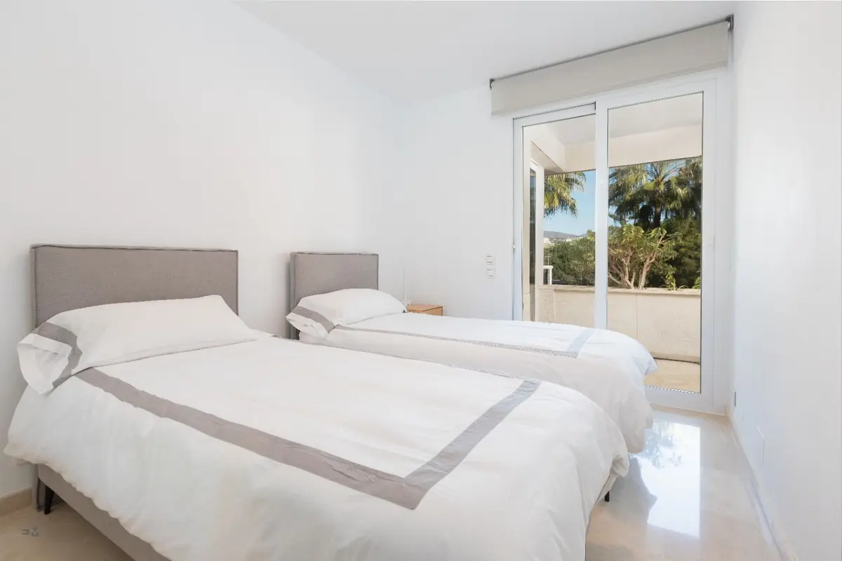 Middle Floor Apartment in Estepona