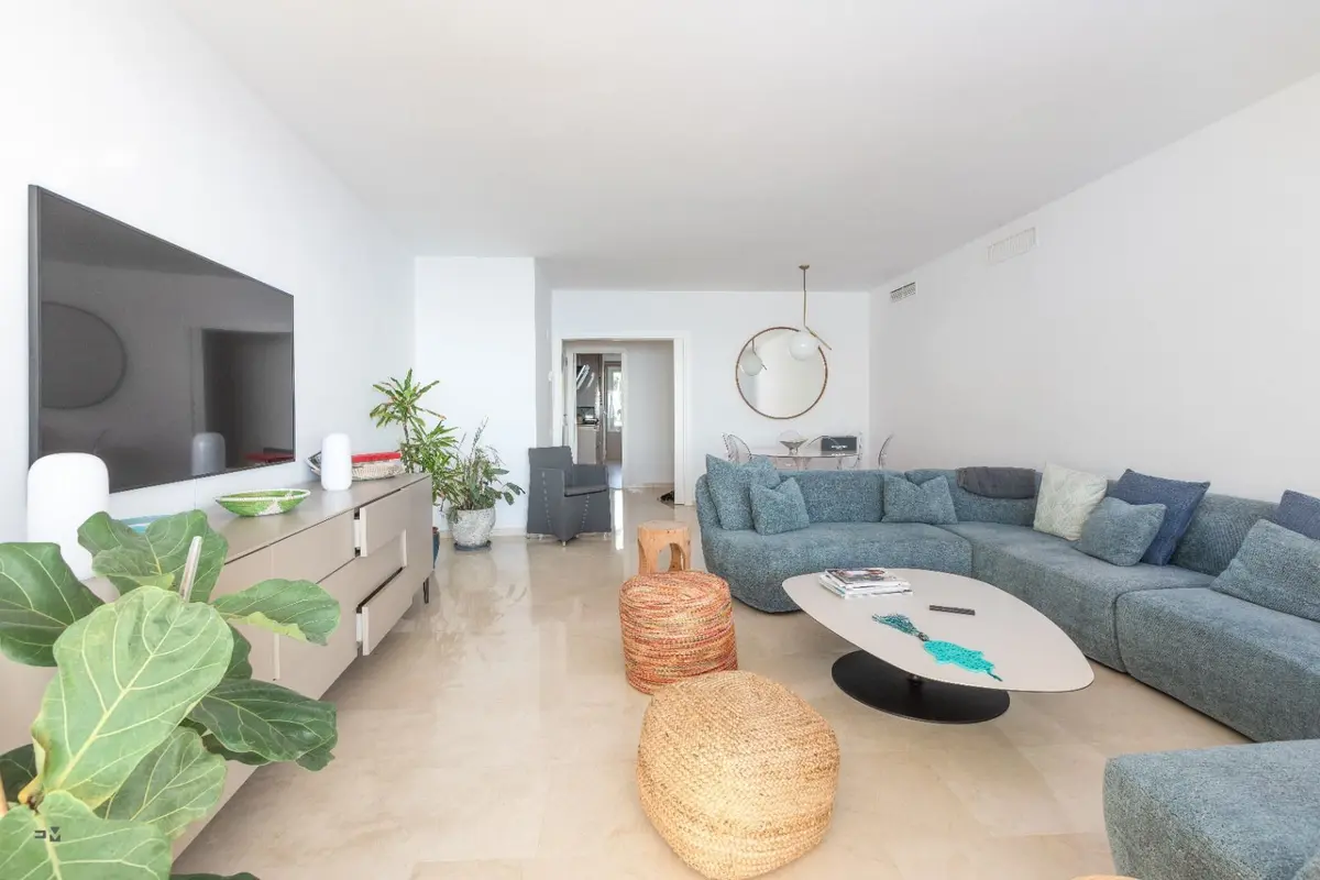Middle Floor Apartment in Estepona