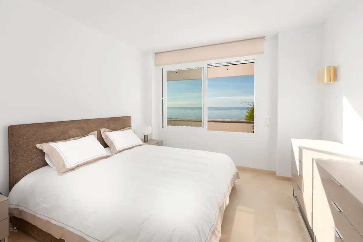 Middle Floor Apartment in Estepona