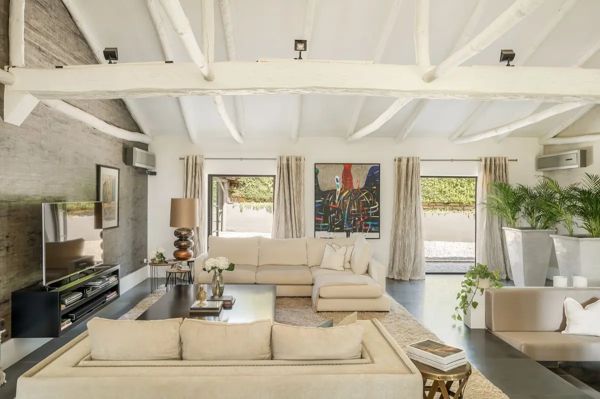 Detached Villa in El Paraiso