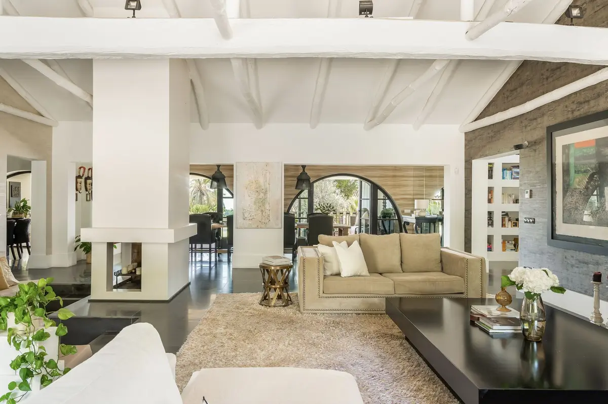 Detached Villa in El Paraiso