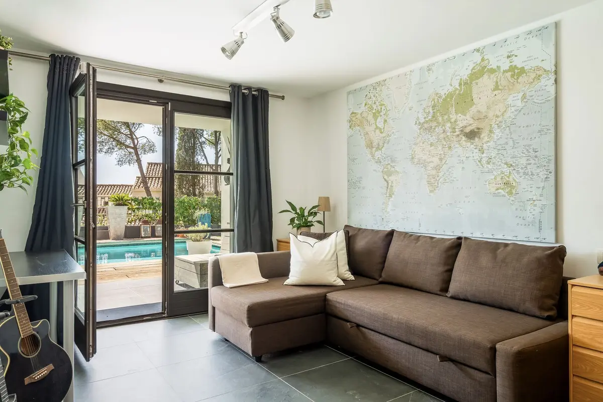 Detached Villa in El Paraiso