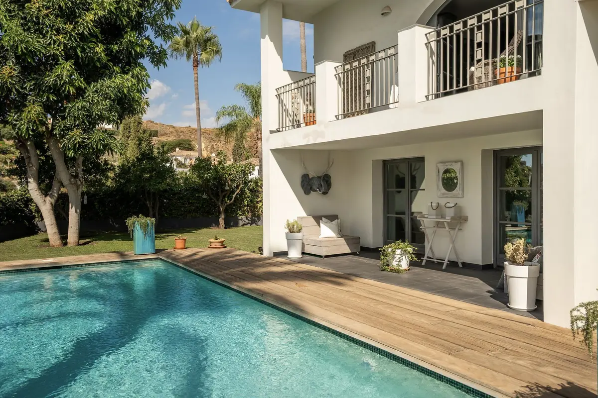 Detached Villa in El Paraiso