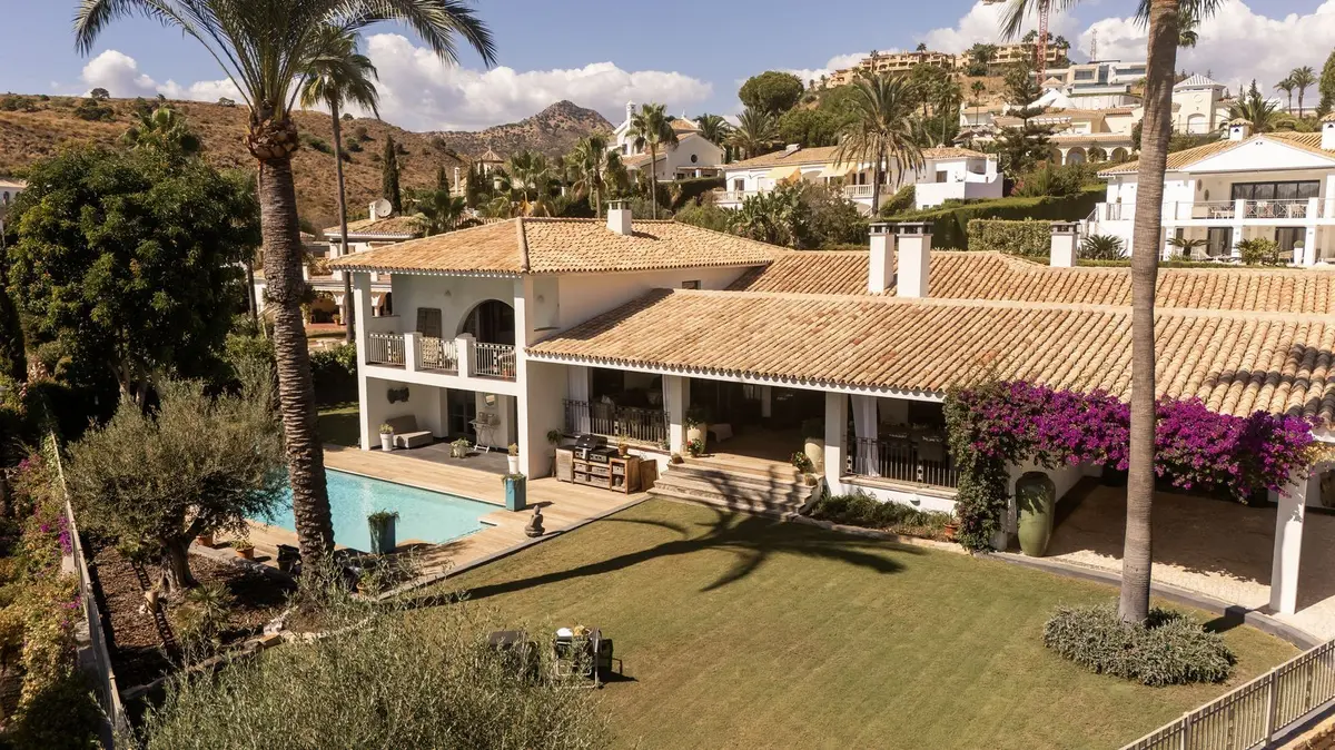 Detached Villa in El Paraiso