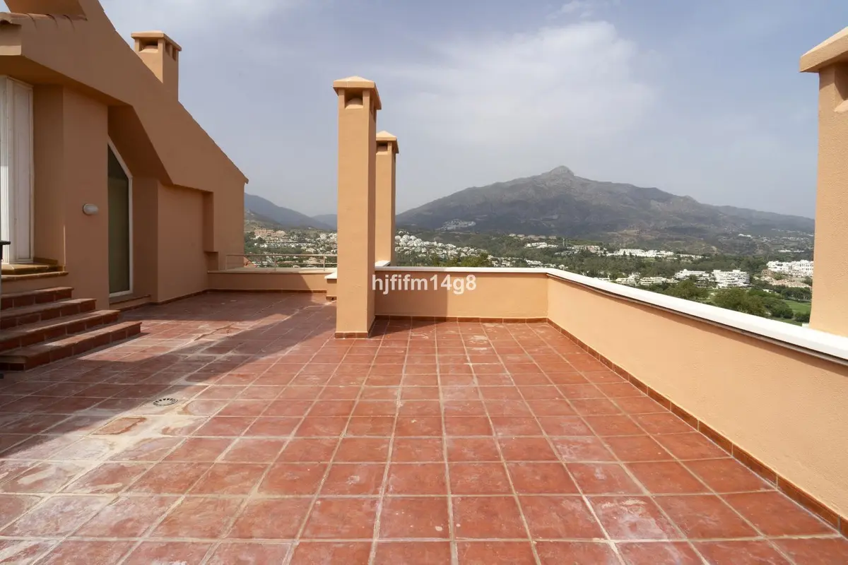 Penthouse in Nueva Andalucía