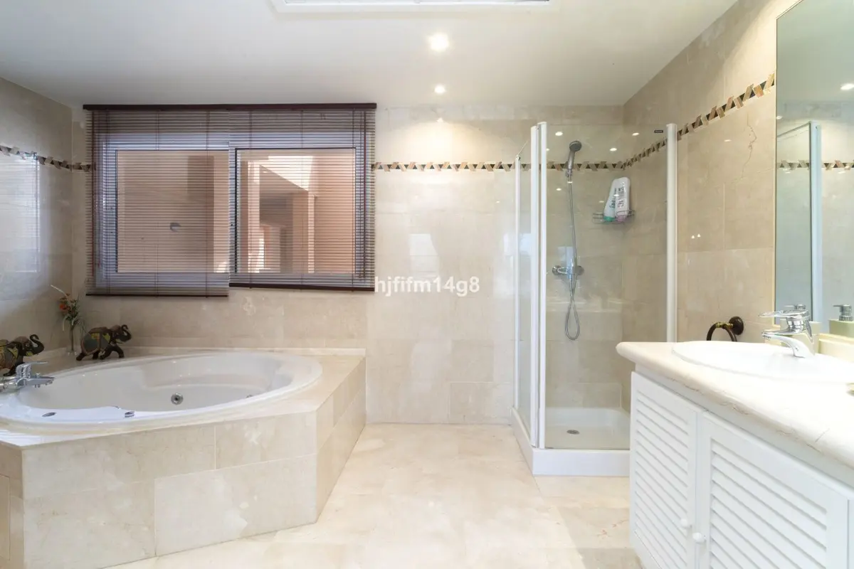 Penthouse in Nueva Andalucía
