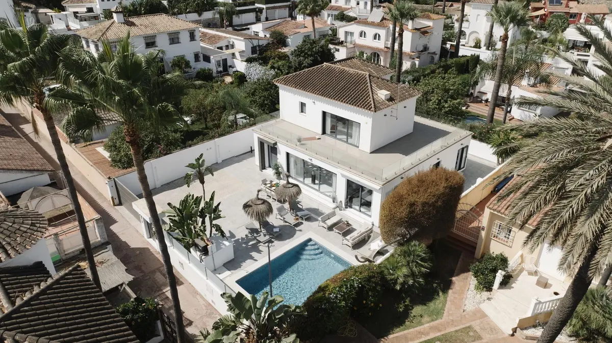 Detached Villa in Nueva Andalucía