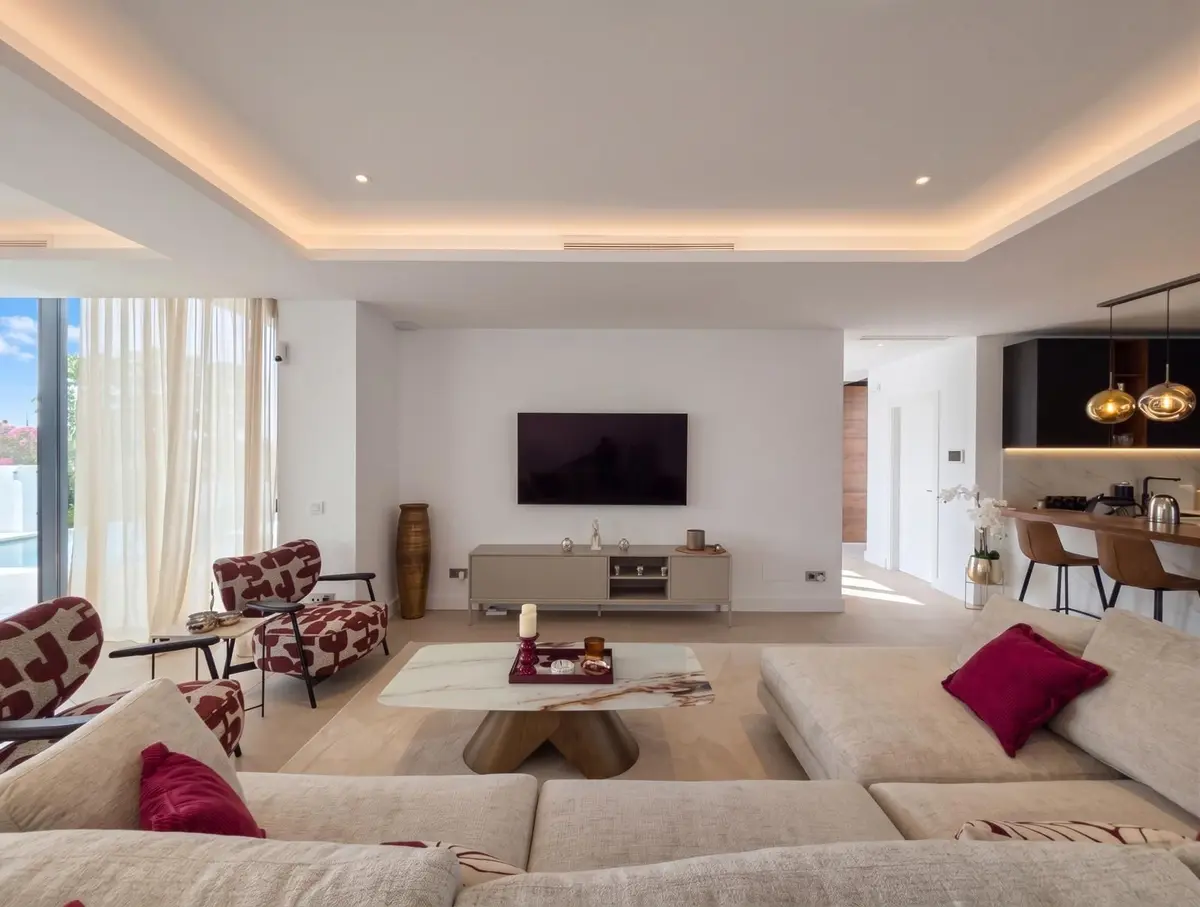 Detached Villa in El Paraiso
