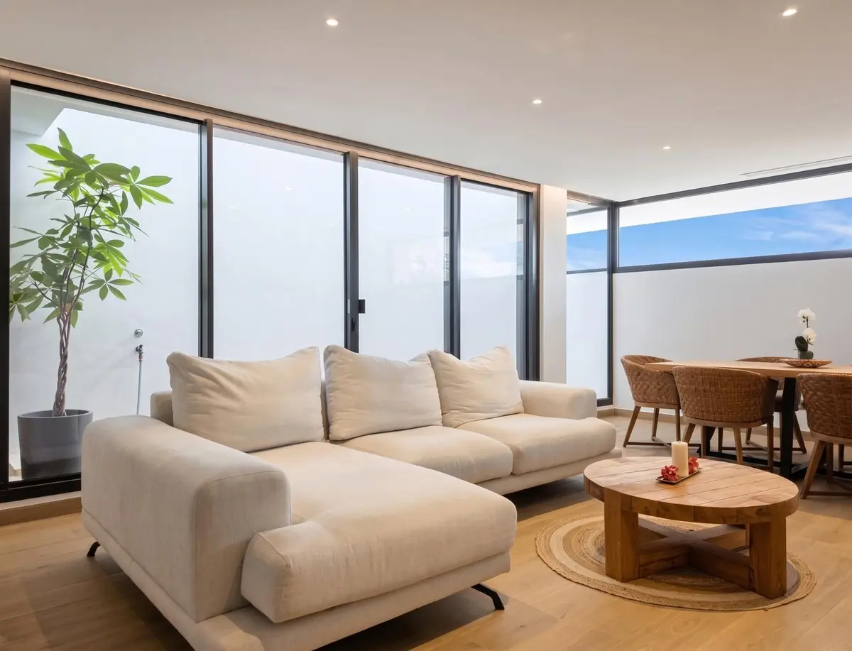 Detached Villa in El Paraiso