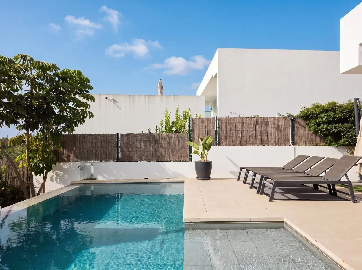 Detached Villa in El Paraiso