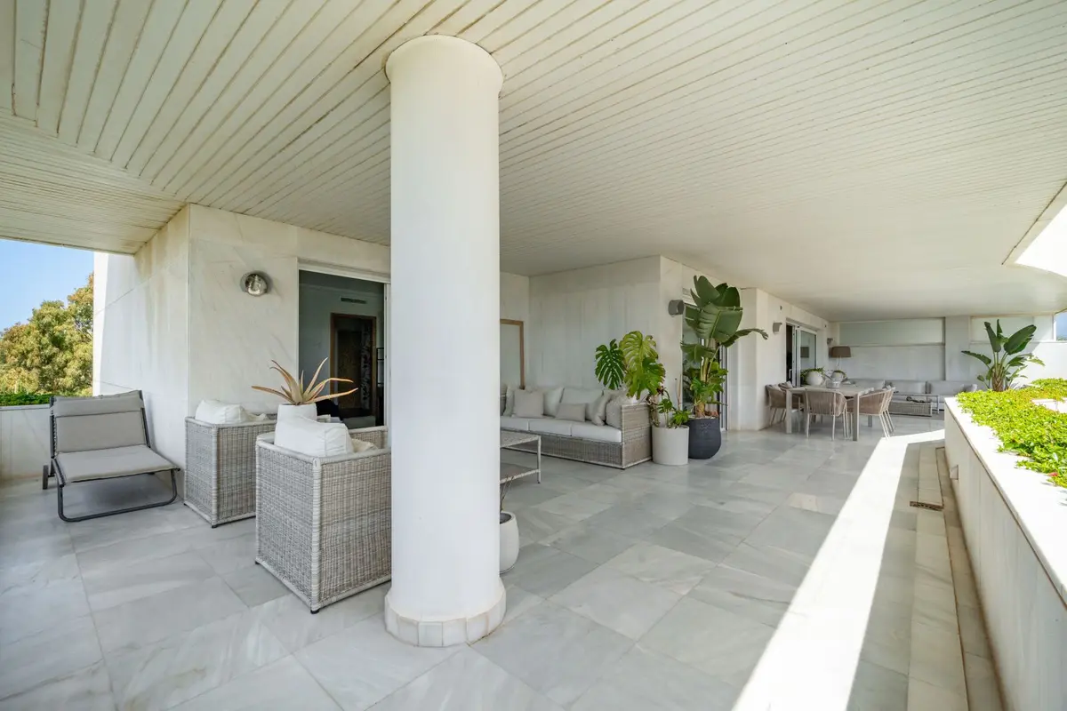 Middle Floor Apartment in Puerto Banús