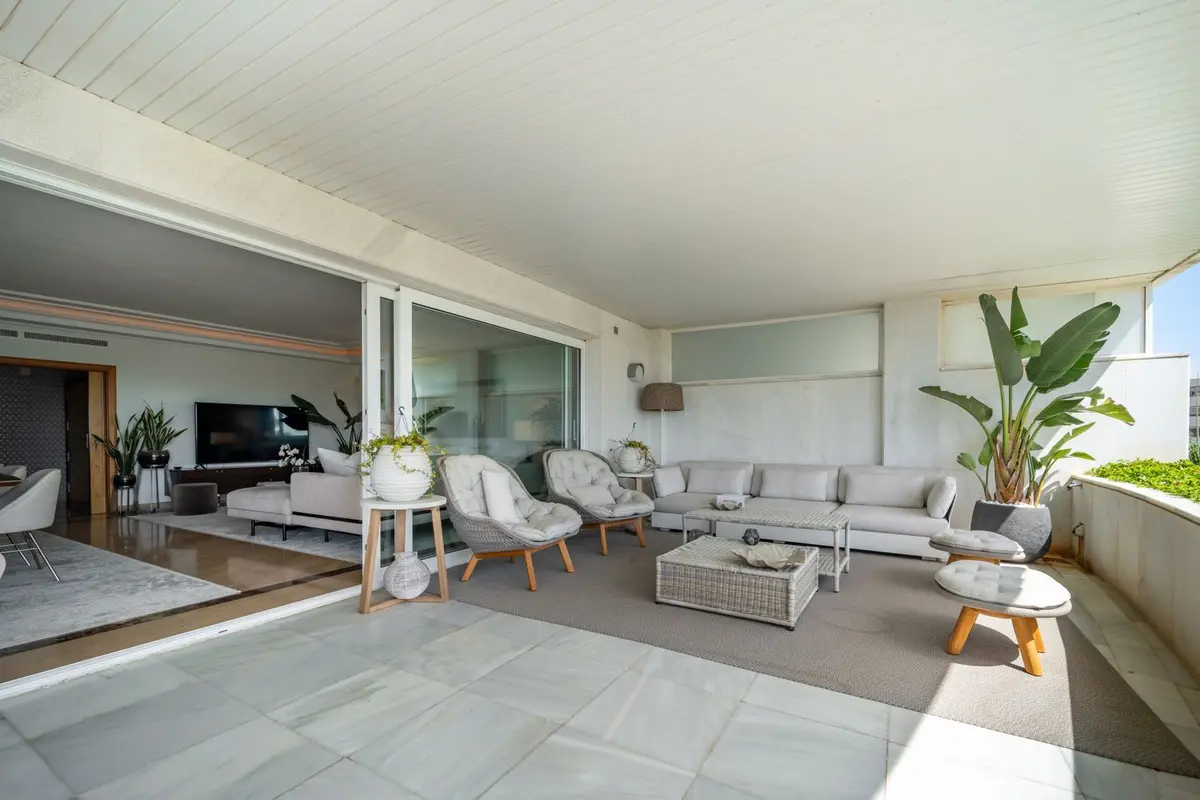 Middle Floor Apartment in Puerto Banús