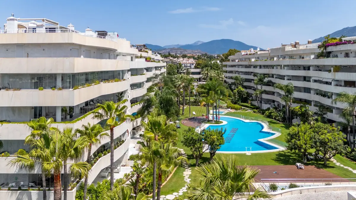 Middle Floor Apartment in Puerto Banús