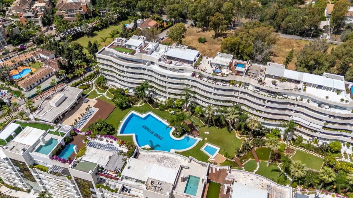 Middle Floor Apartment in Puerto Banús