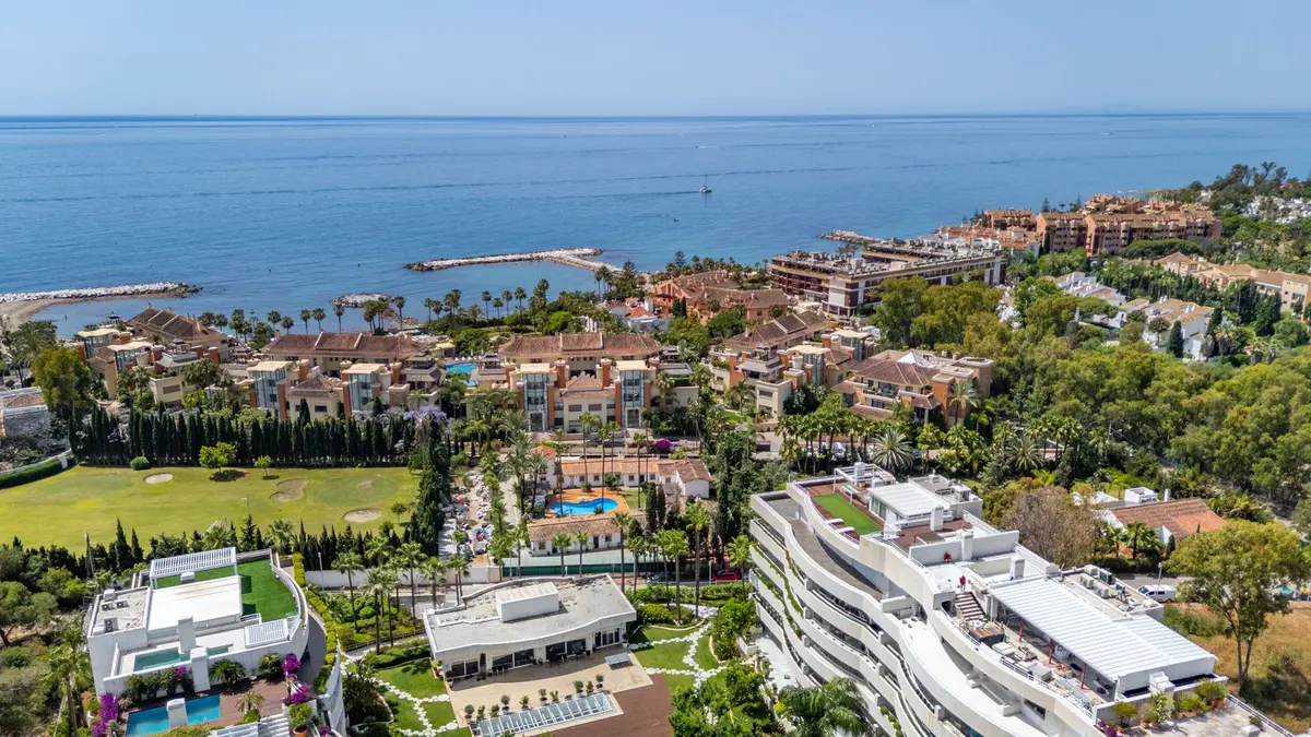 Middle Floor Apartment in Puerto Banús