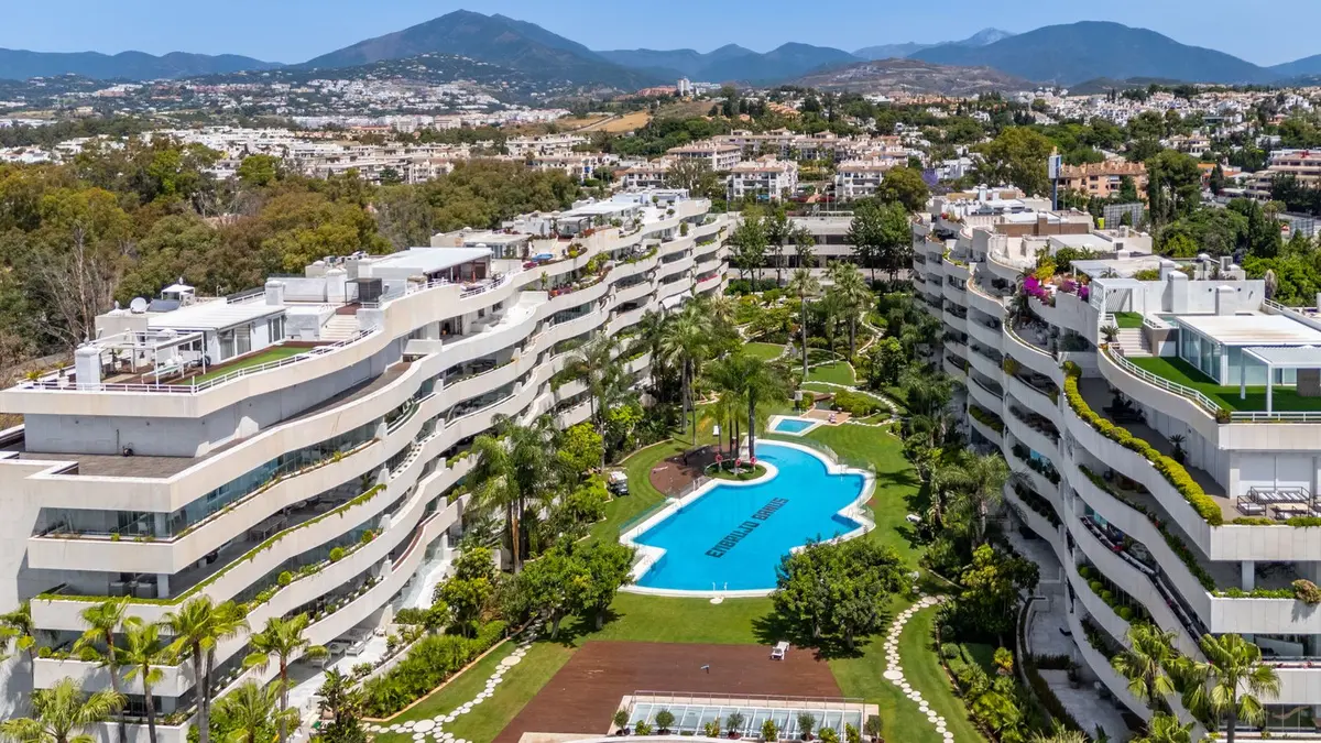 Middle Floor Apartment in Puerto Banús