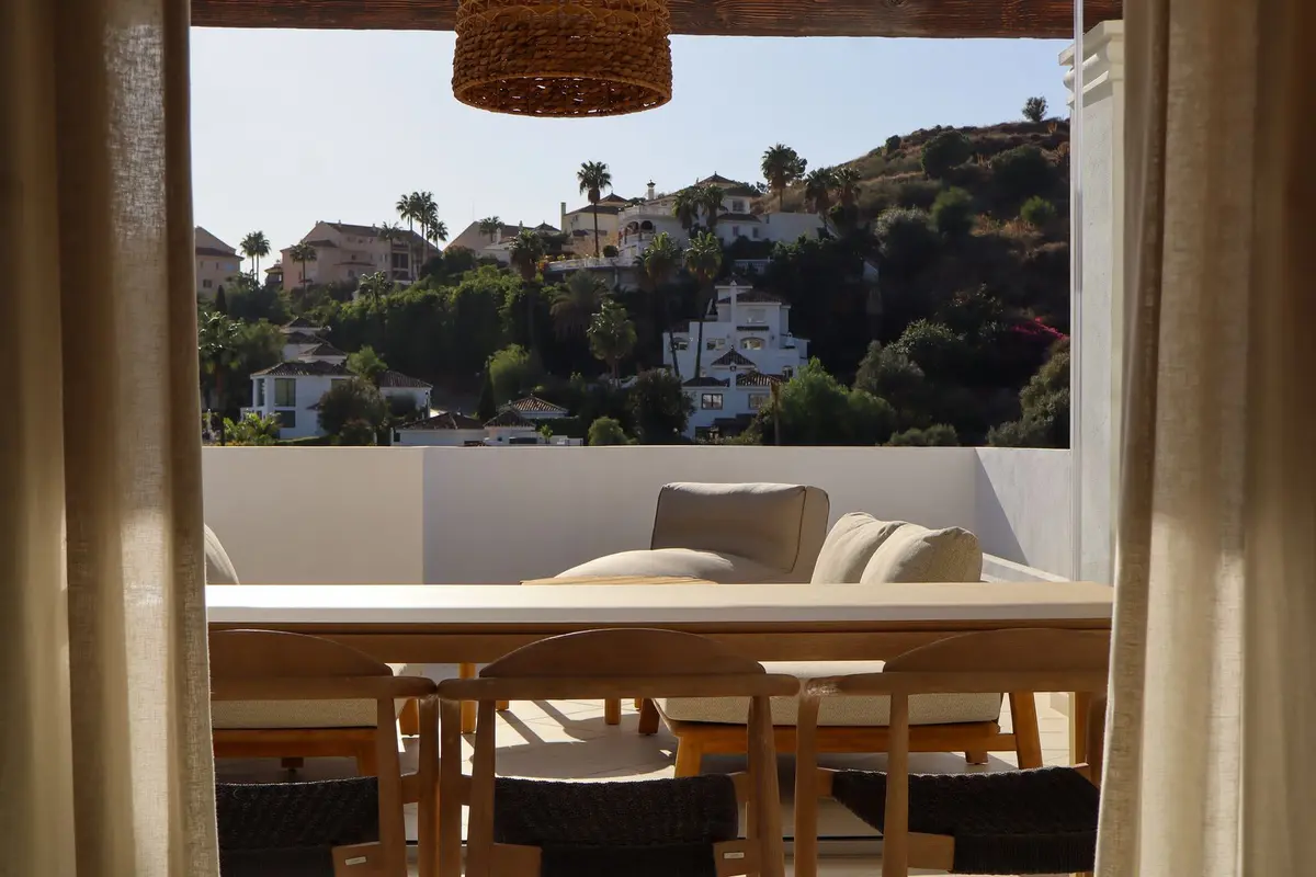 Middle Floor Apartment in Nueva Andalucía