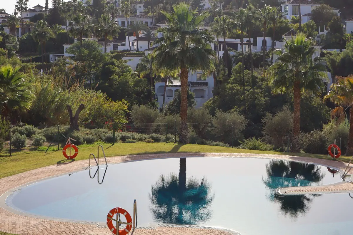 Middle Floor Apartment in Nueva Andalucía