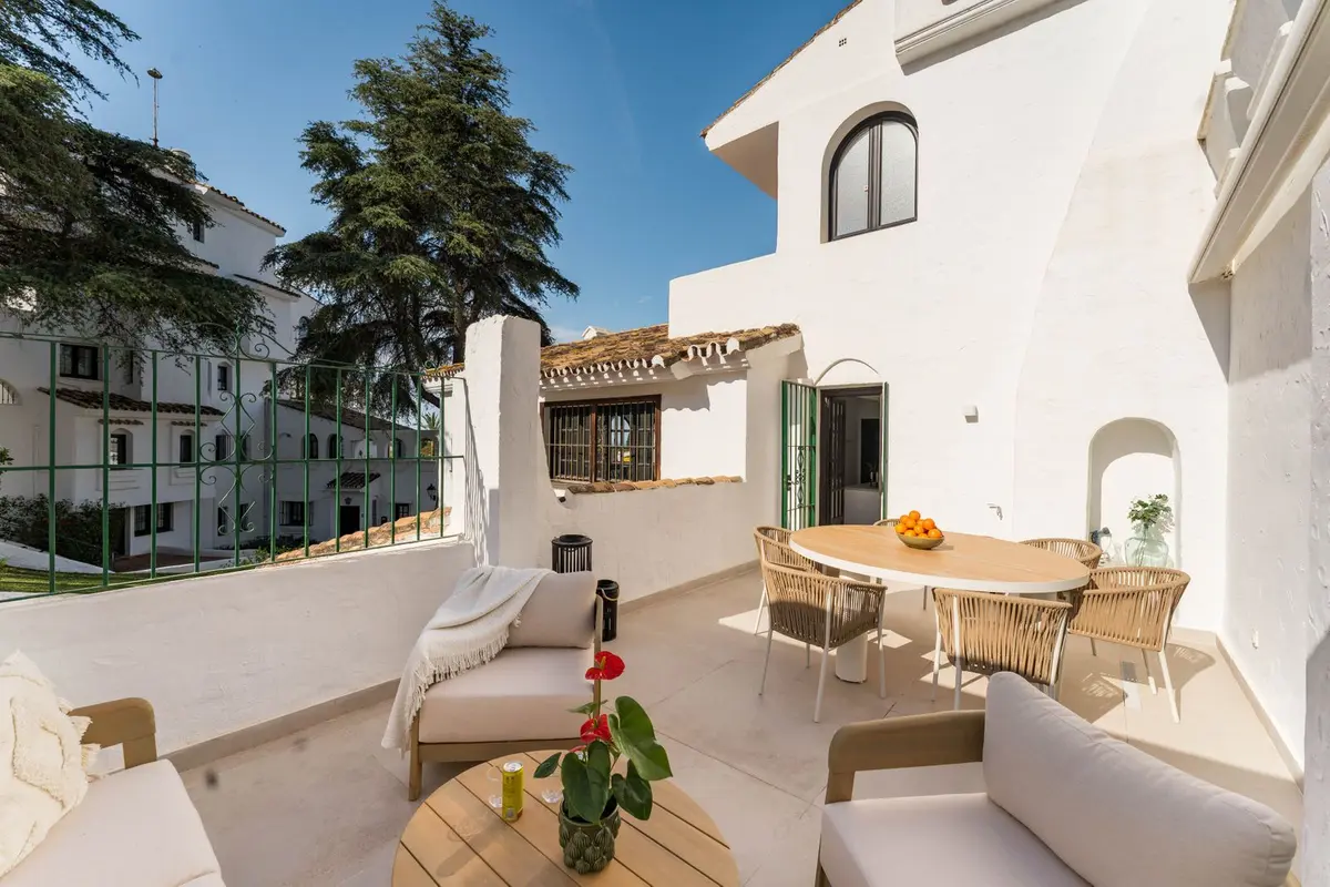 Middle Floor Apartment in Nueva Andalucía
