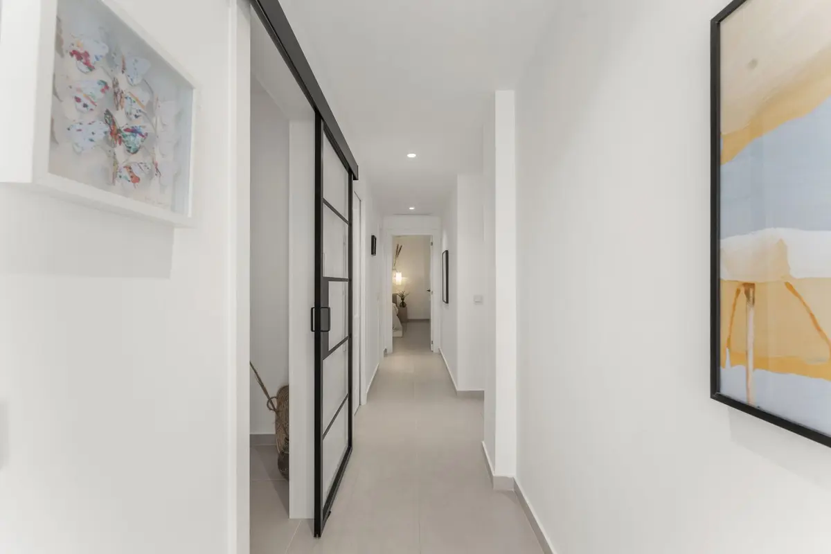Middle Floor Apartment in Nueva Andalucía