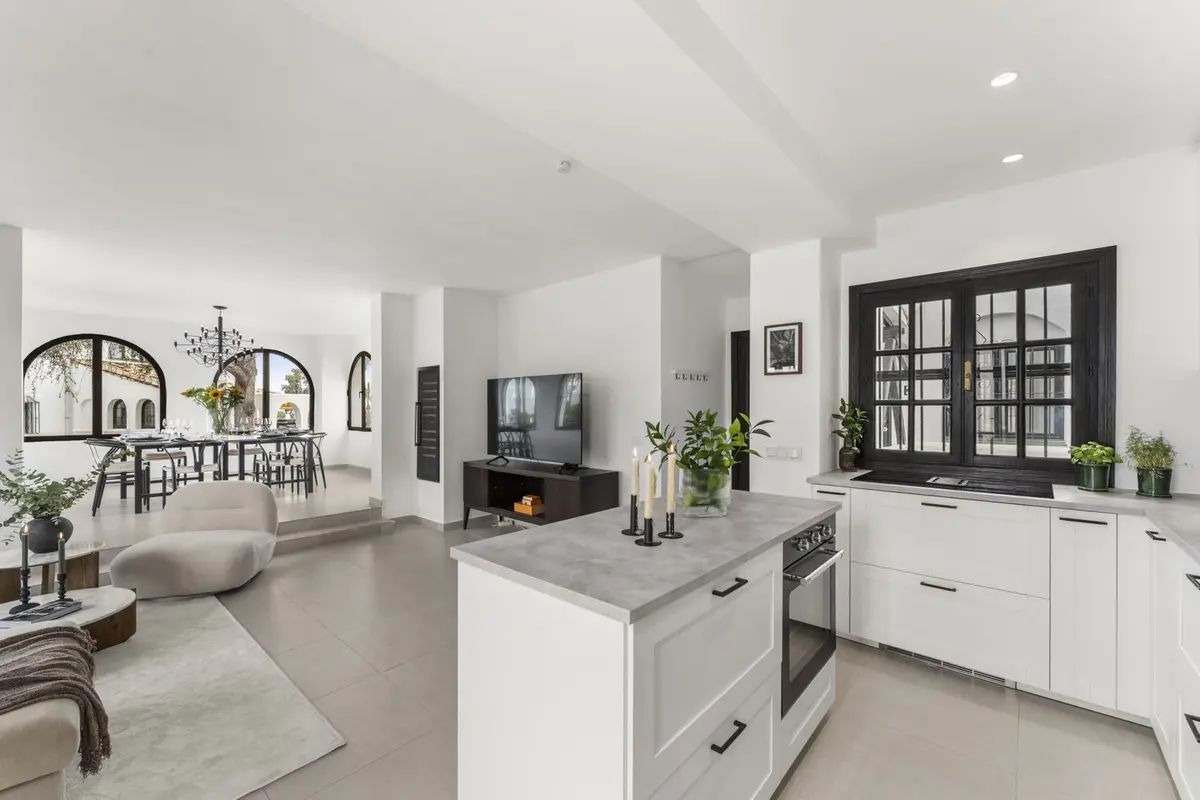 Middle Floor Apartment in Nueva Andalucía