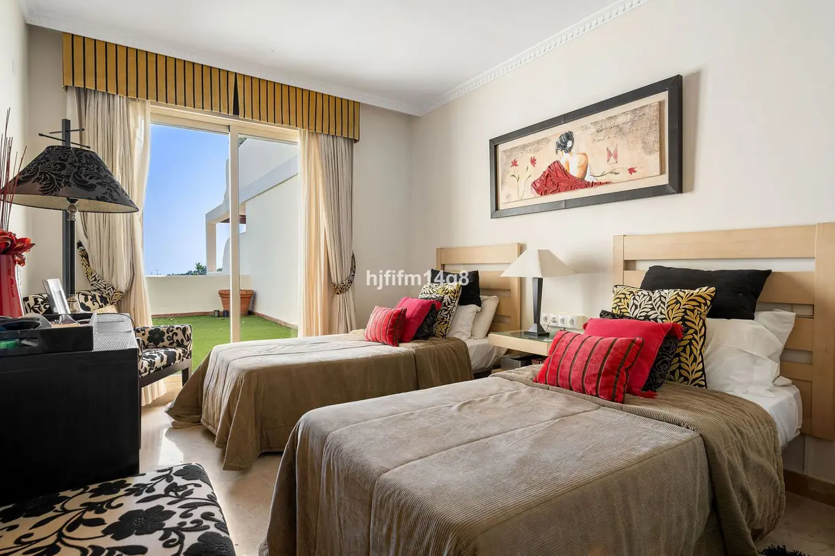 Penthouse Duplex in Nueva Andalucía