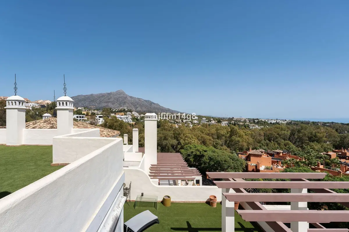 Penthouse Duplex in Nueva Andalucía