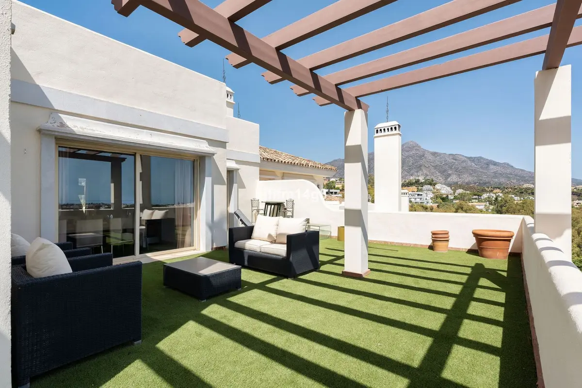Penthouse Duplex in Nueva Andalucía