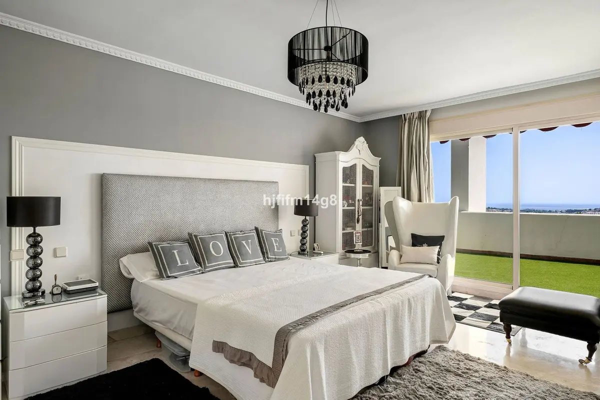 Penthouse Duplex in Nueva Andalucía