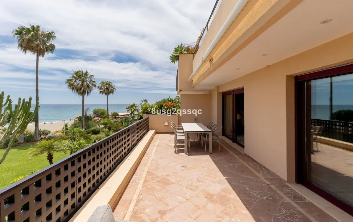 Middle Floor Apartment in Costalita