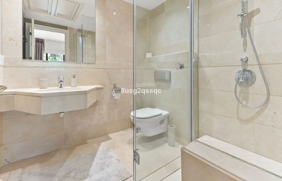 Middle Floor Apartment in Costalita