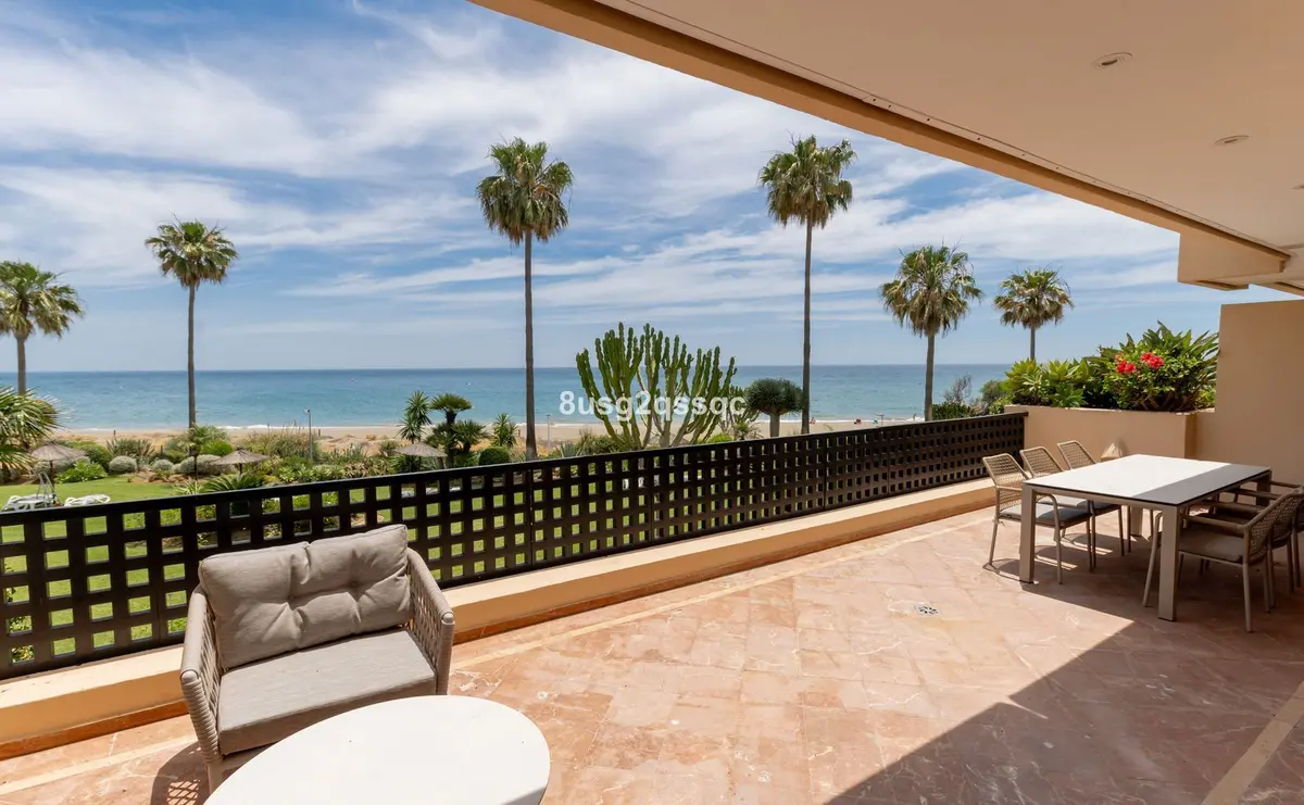 Middle Floor Apartment in Costalita