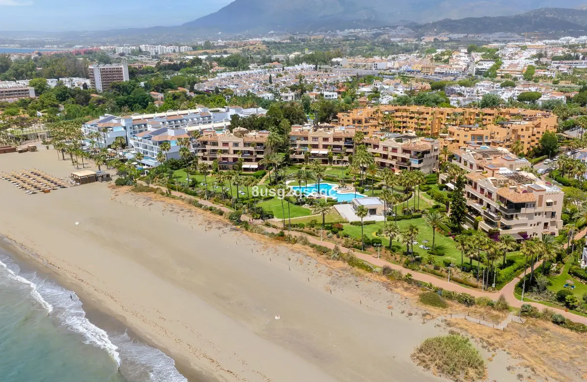 Middle Floor Apartment in Costalita