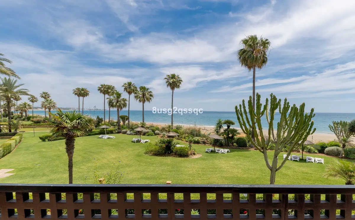 Middle Floor Apartment in Costalita