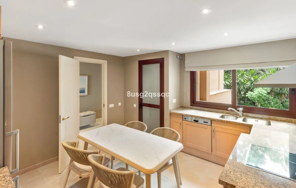 Middle Floor Apartment in Costalita