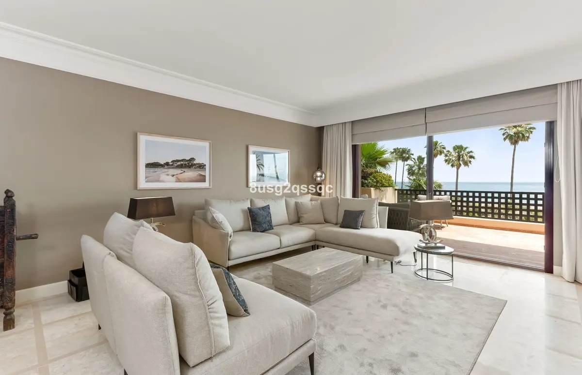 Middle Floor Apartment in Costalita