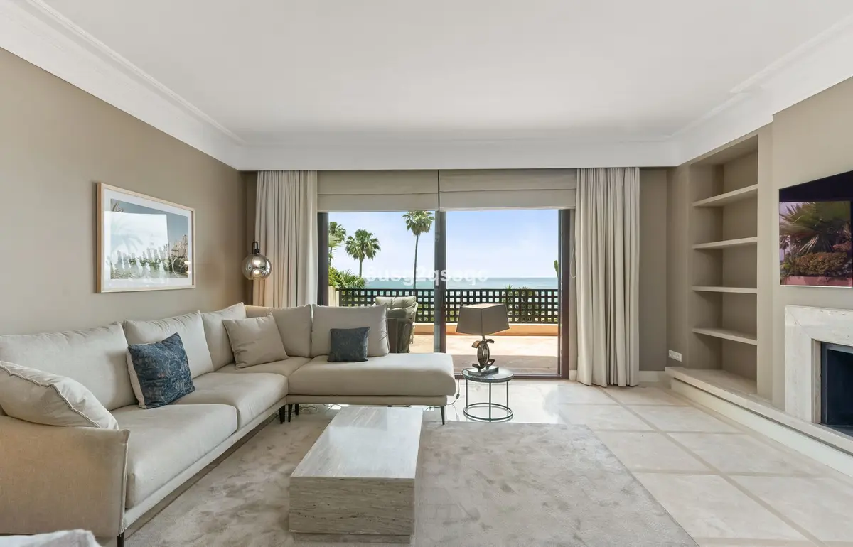 Middle Floor Apartment in Costalita