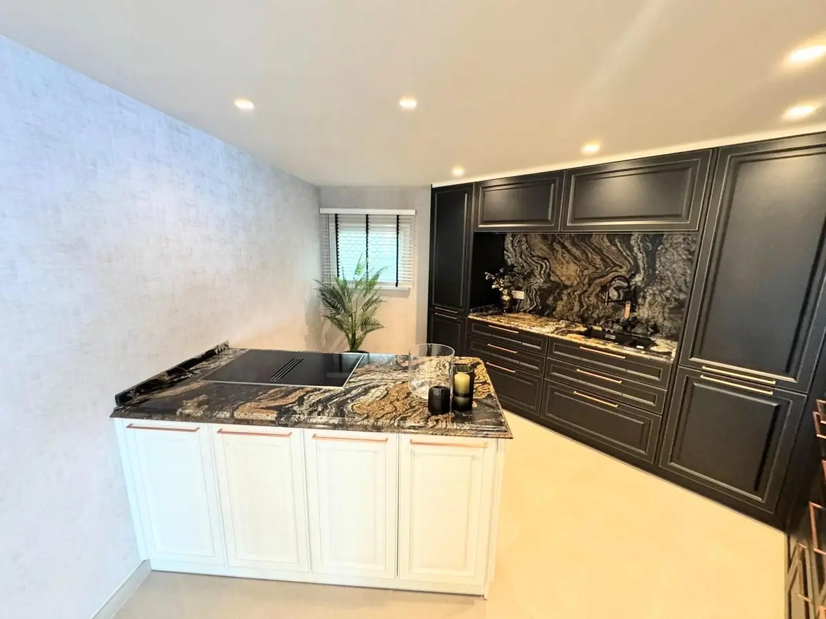 Middle Floor Apartment in Puerto Banús