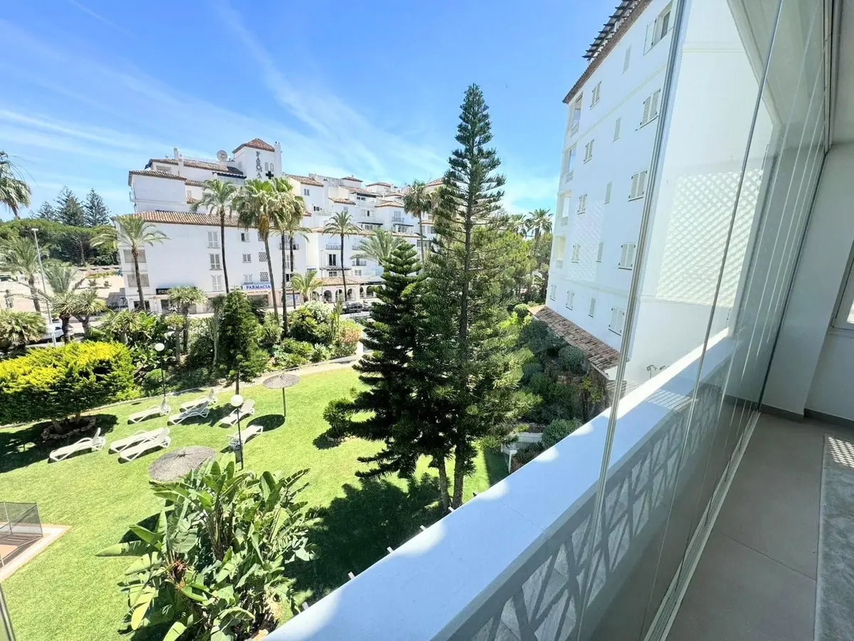Middle Floor Apartment in Puerto Banús